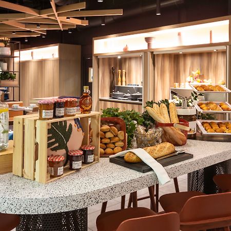 Novotel Strasbourg Centre Halles Esterno foto