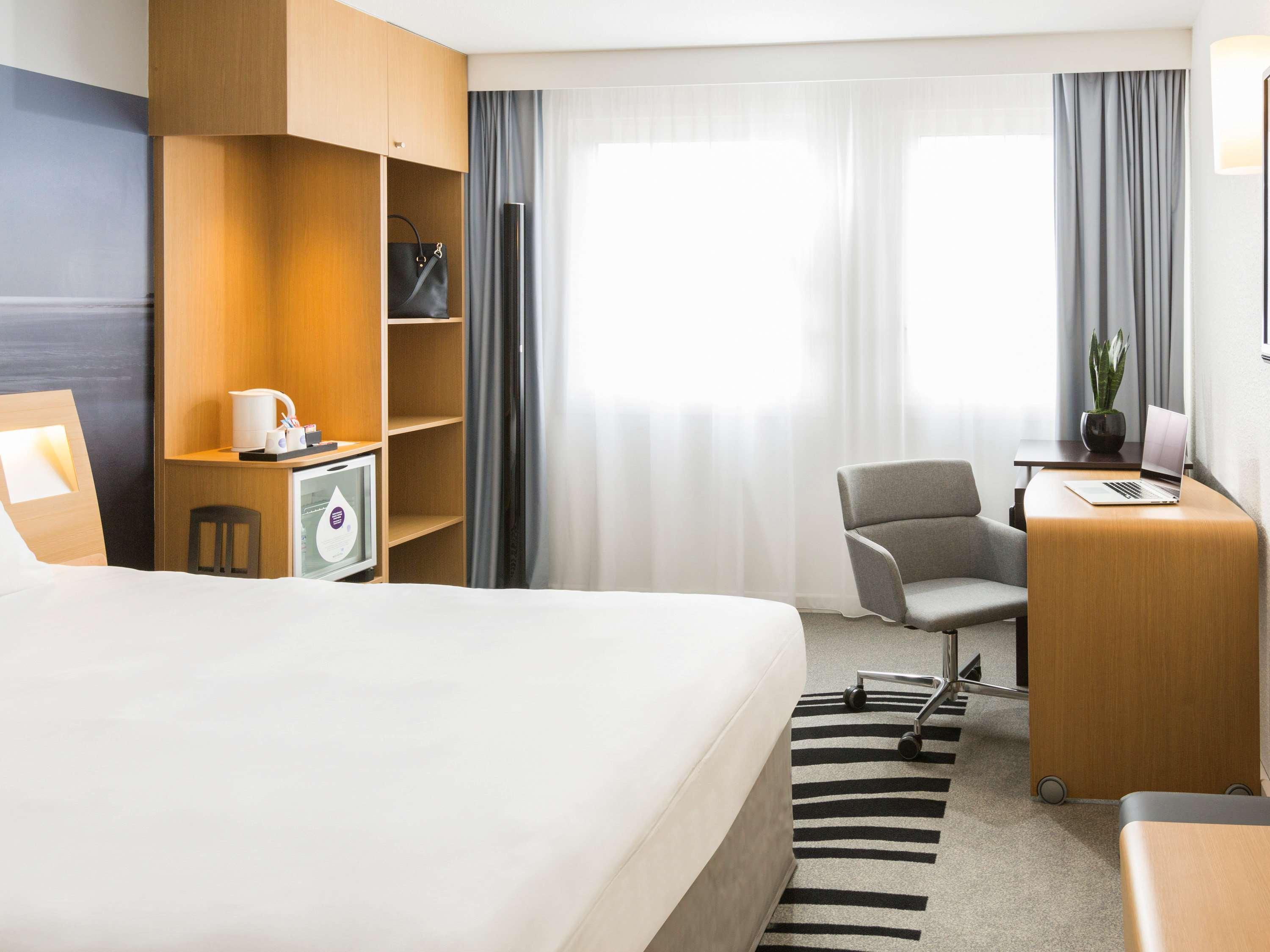 Novotel Strasbourg Centre Halles Esterno foto