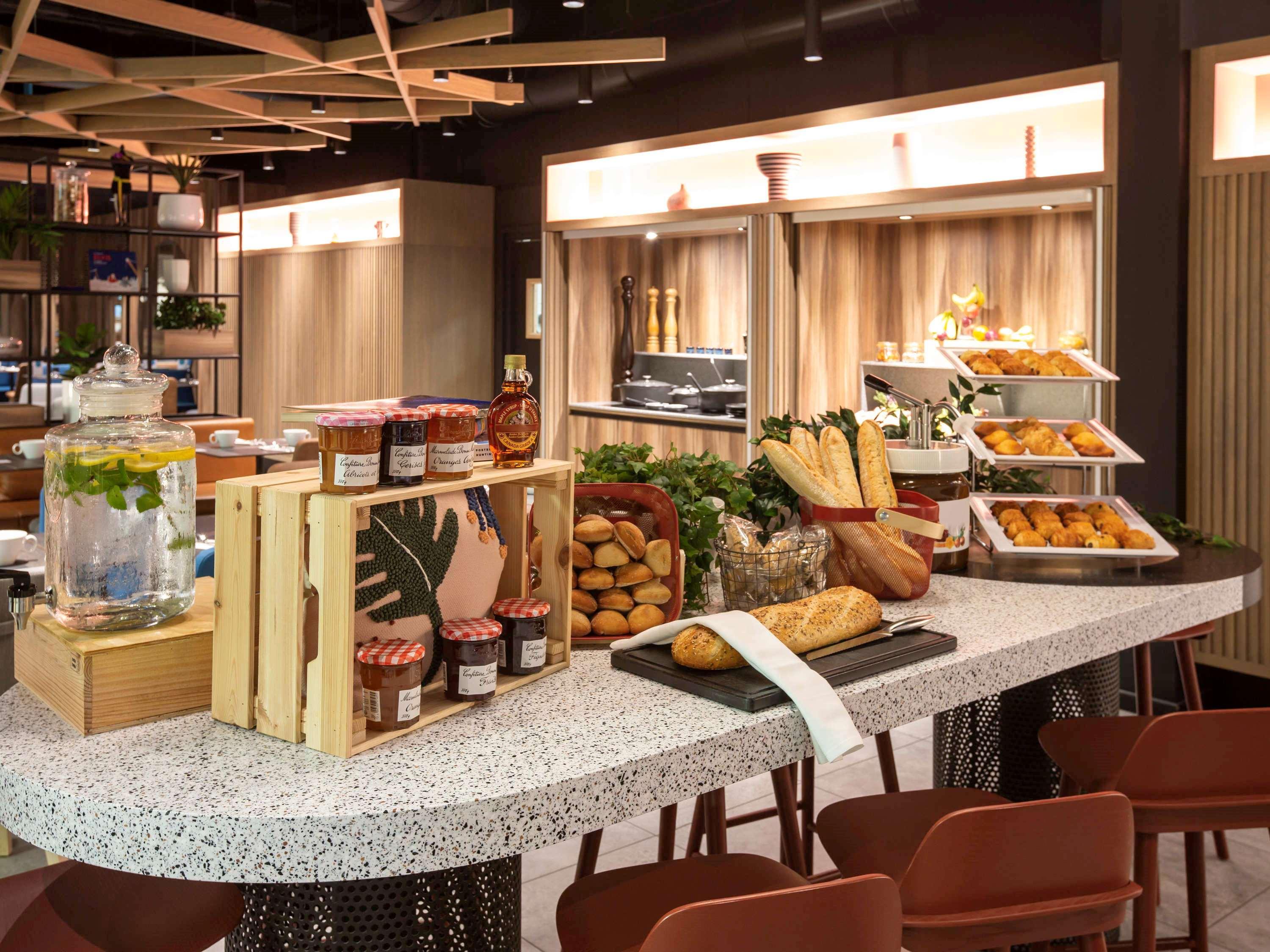 Novotel Strasbourg Centre Halles Esterno foto