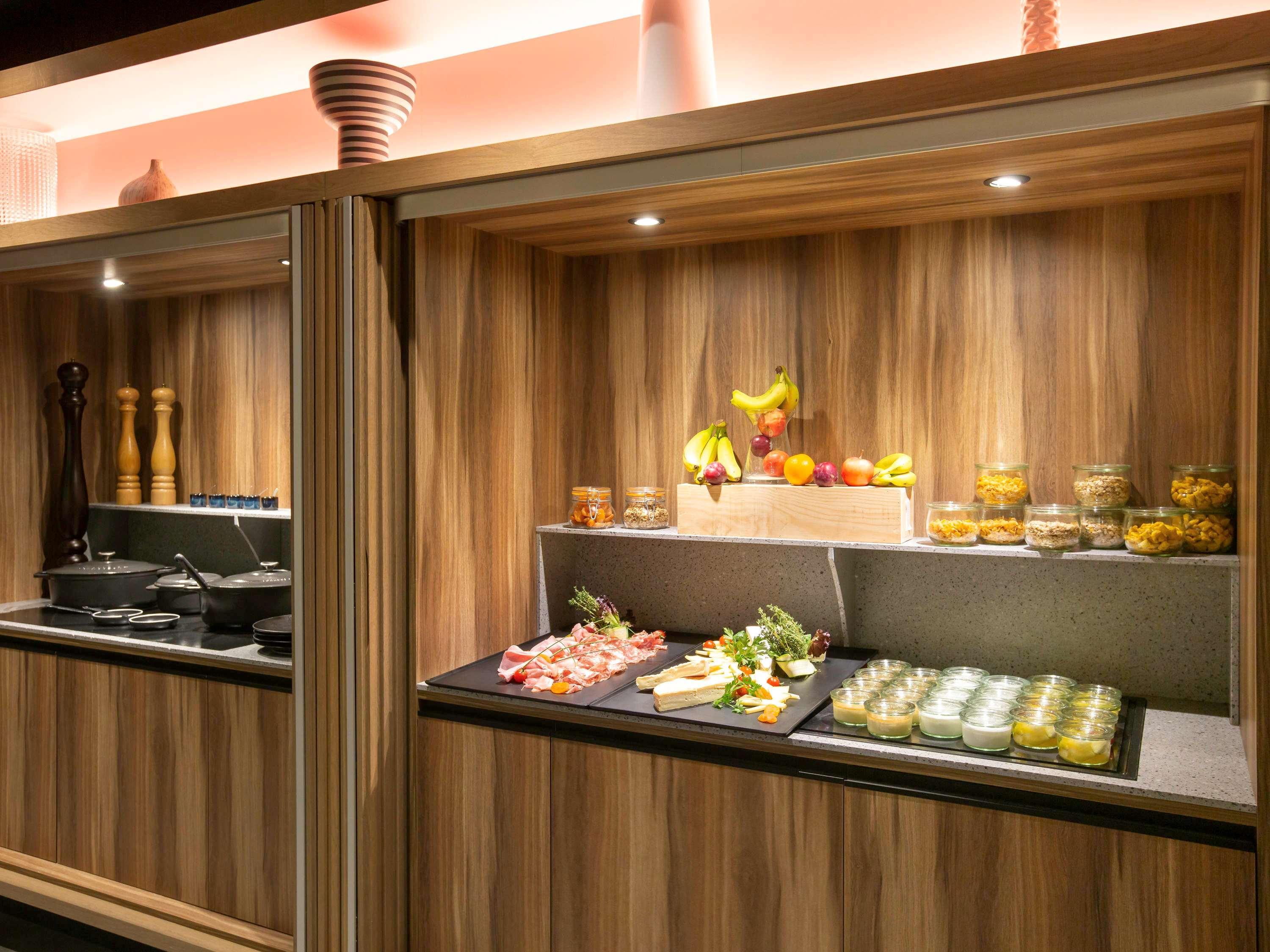 Novotel Strasbourg Centre Halles Esterno foto