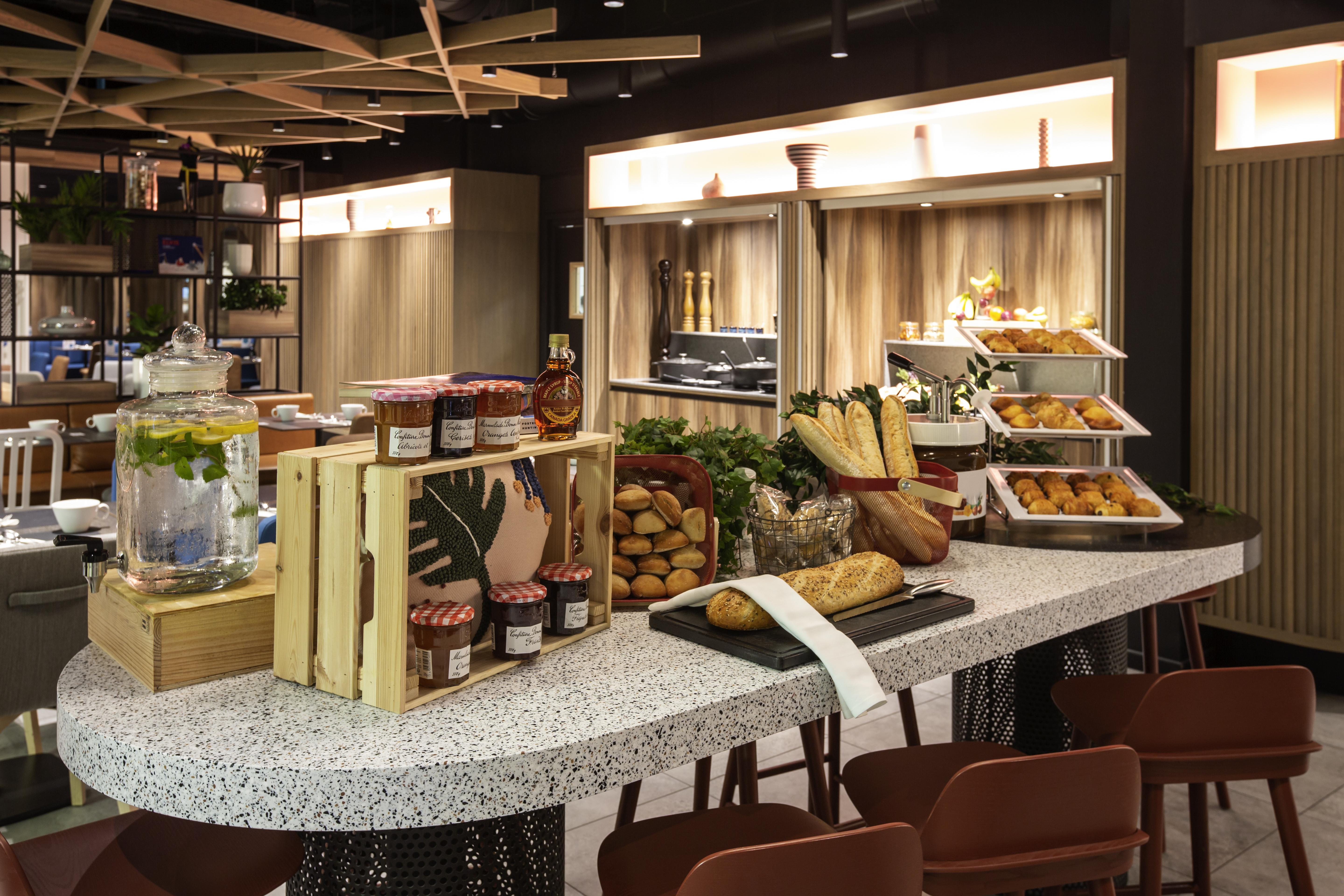 Novotel Strasbourg Centre Halles Esterno foto