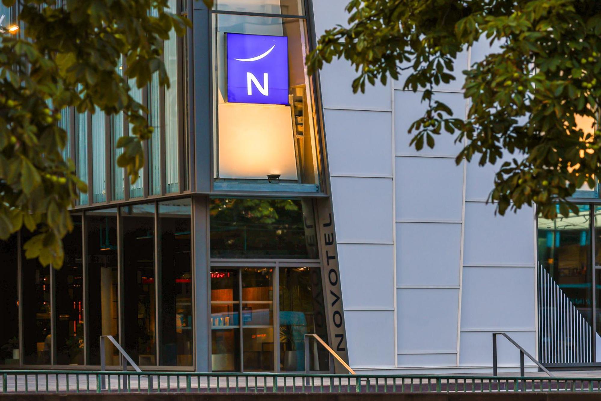 Novotel Strasbourg Centre Halles Esterno foto